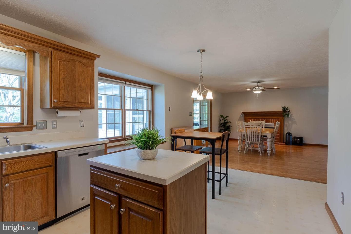 1743 James Avenue photo 8