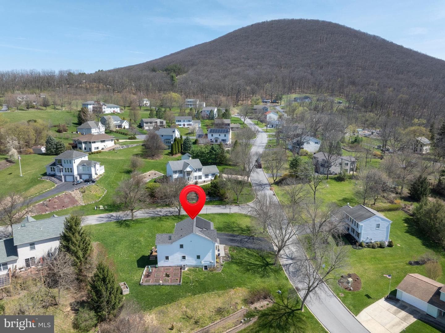 211 Baldwin Street photo 2