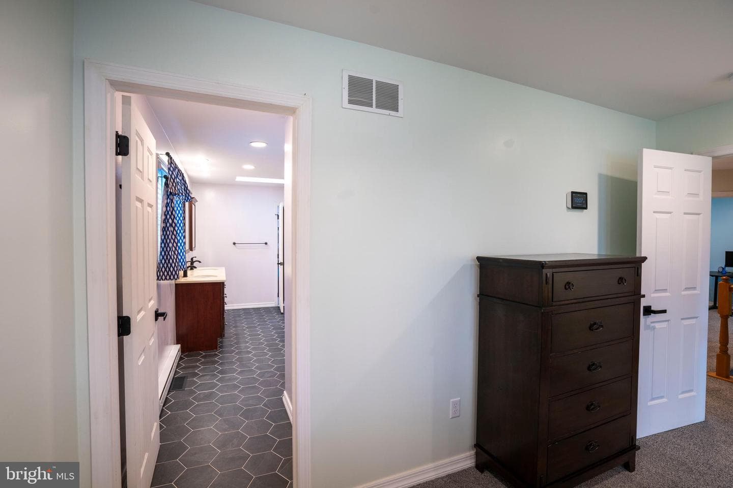 211 Baldwin Street photo 32