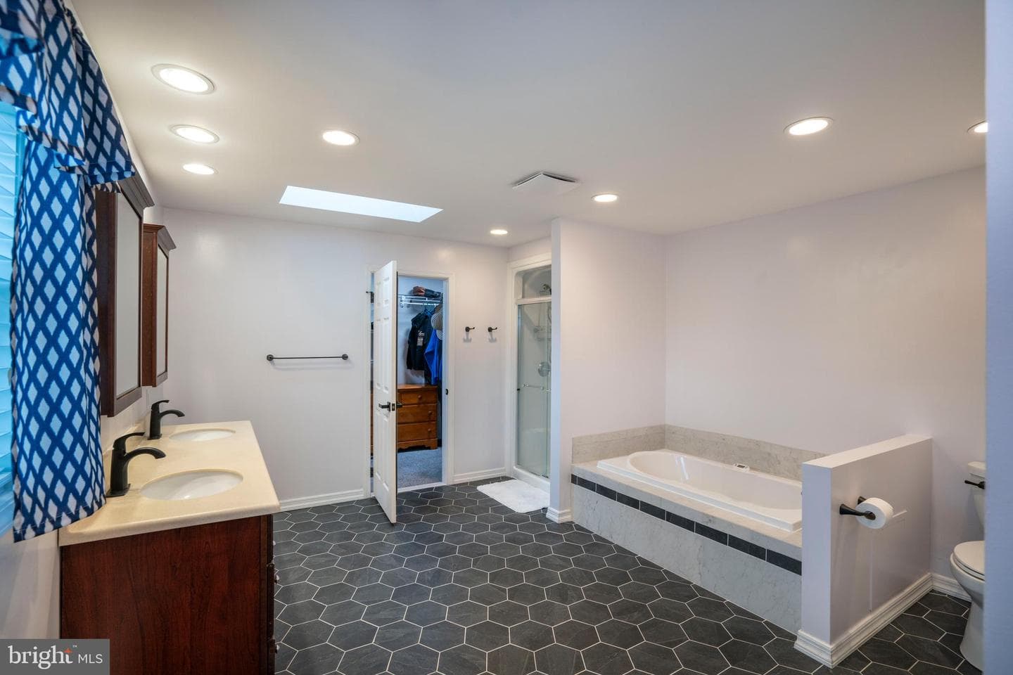 211 Baldwin Street photo 33