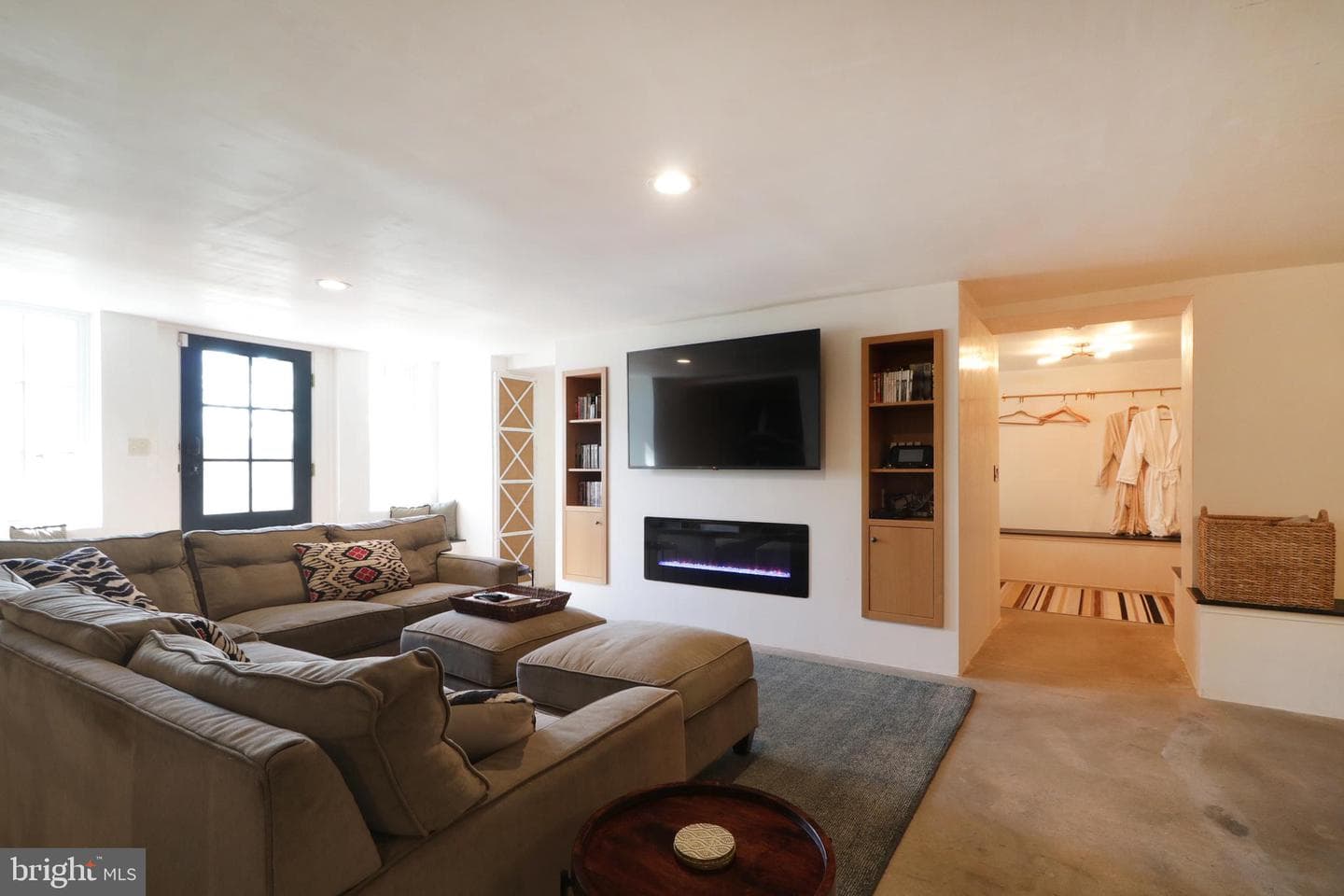 234 W Fairmount Avenue photo 71