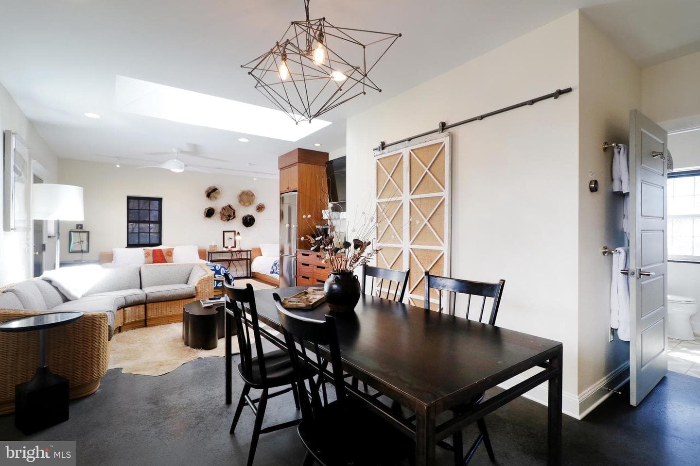 234 W Fairmount Avenue photo 84