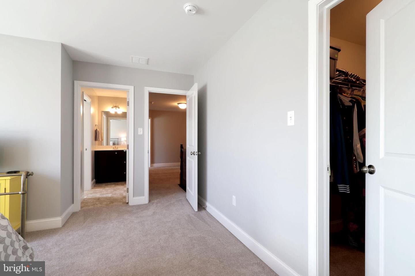 113 Aeropointe Lane photo 32