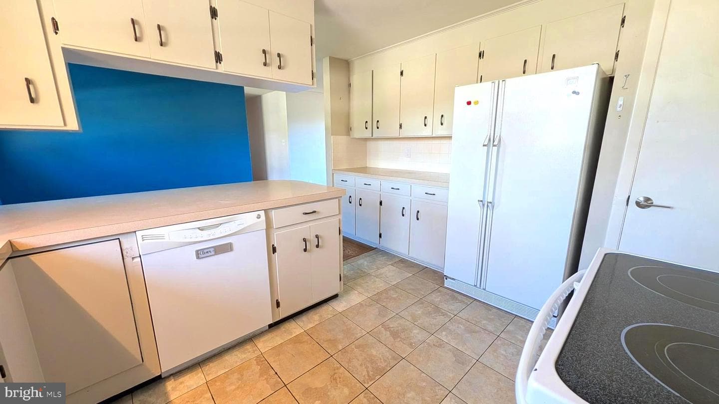 221 Ellen Avenue photo 12