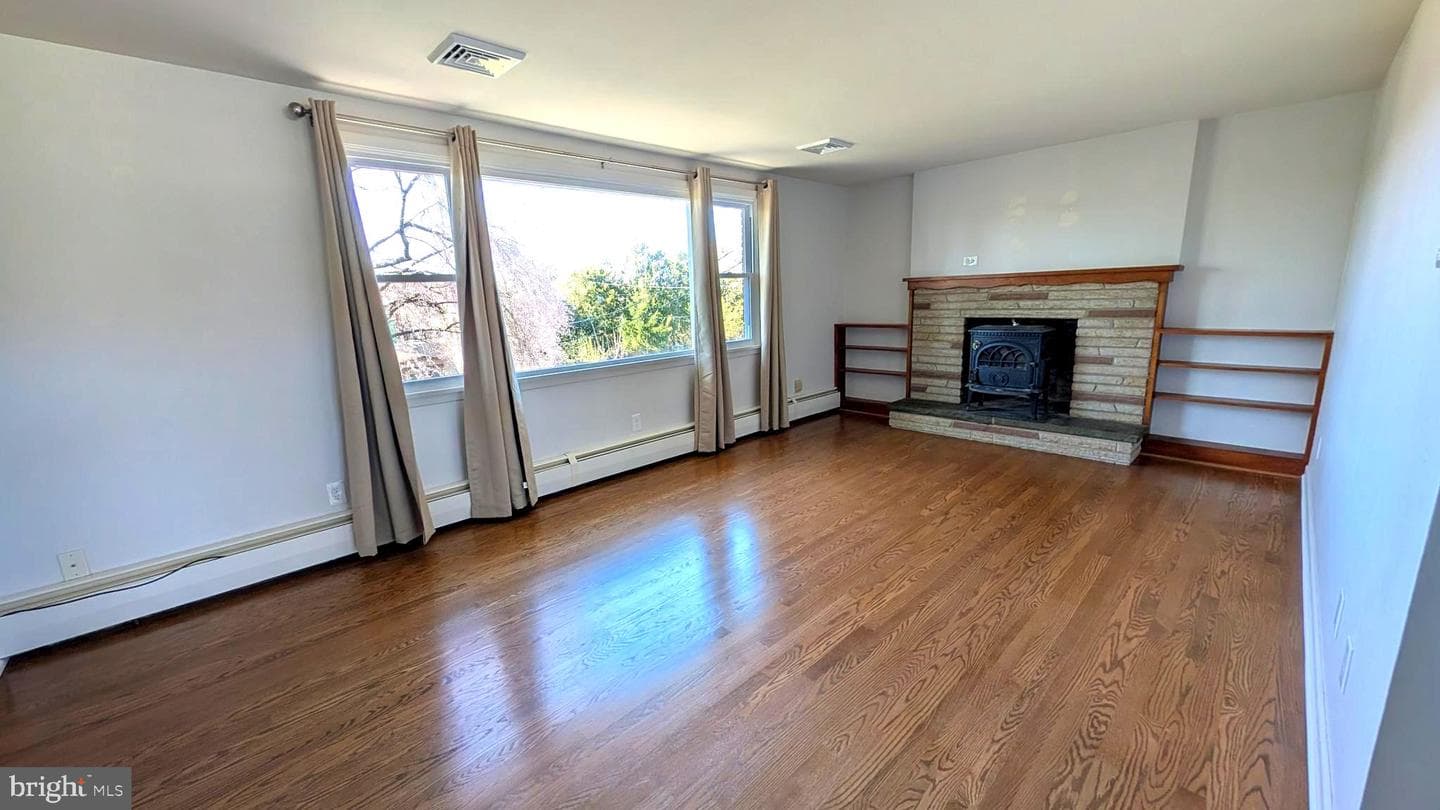 221 Ellen Avenue photo 6