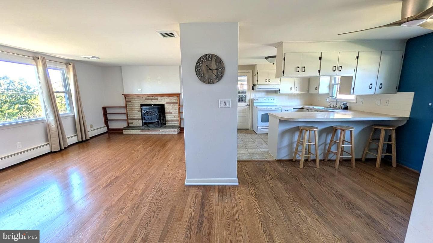 221 Ellen Avenue photo 8