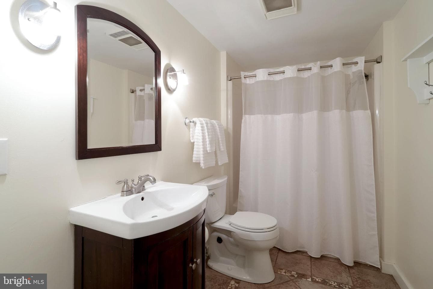 915 Bayberry Drive photo 37