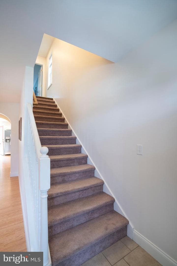 138 Jonathan Lane photo 18