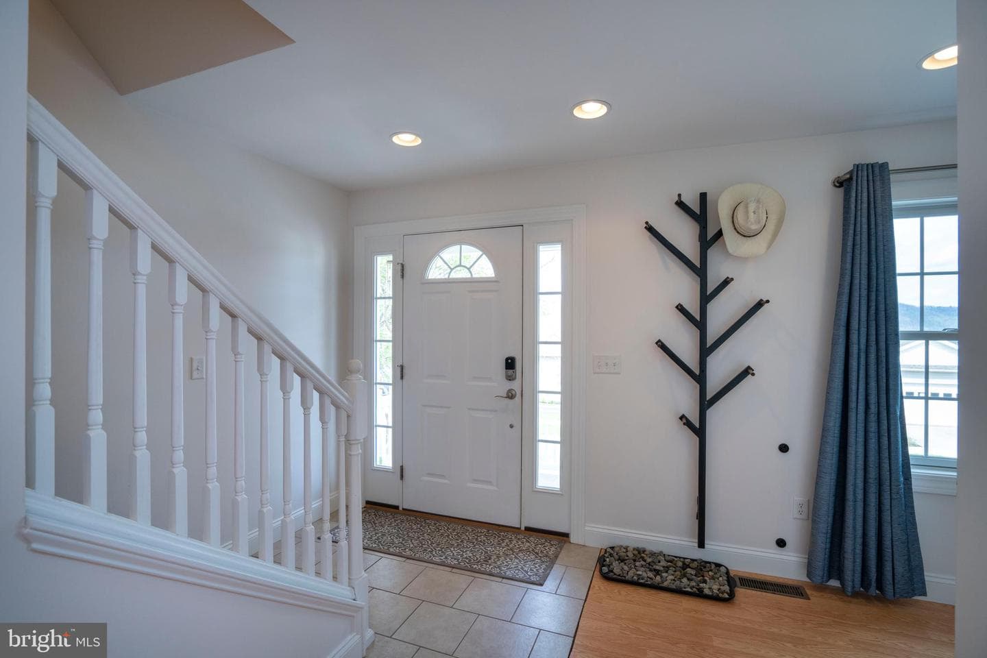 138 Jonathan Lane photo 8