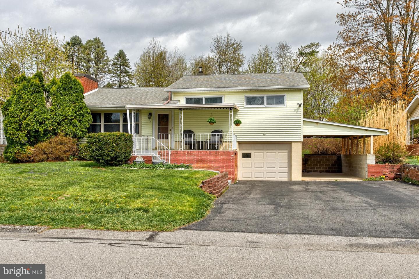 321 Kimport Avenue photo 1