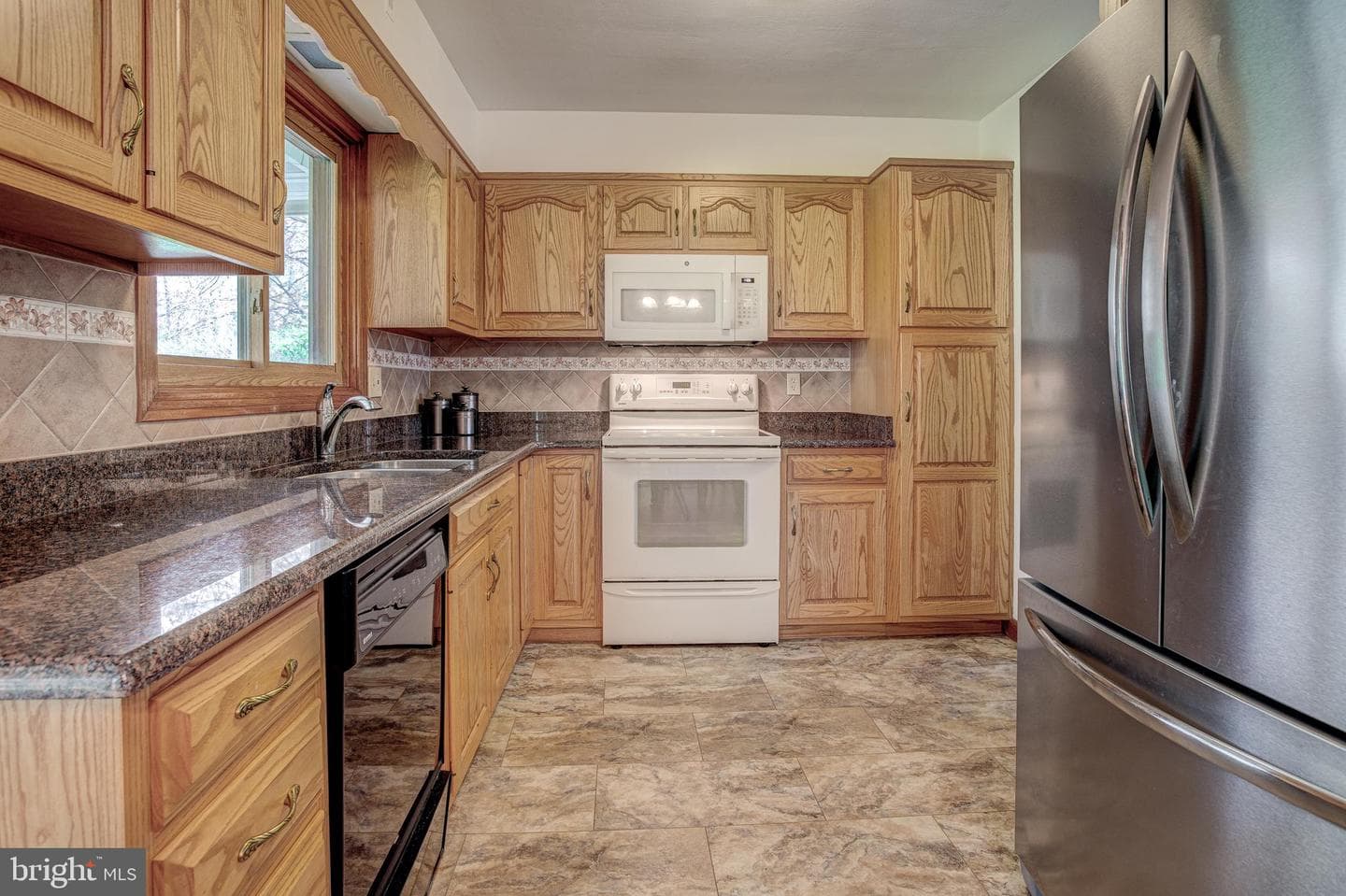 321 Kimport Avenue photo 12
