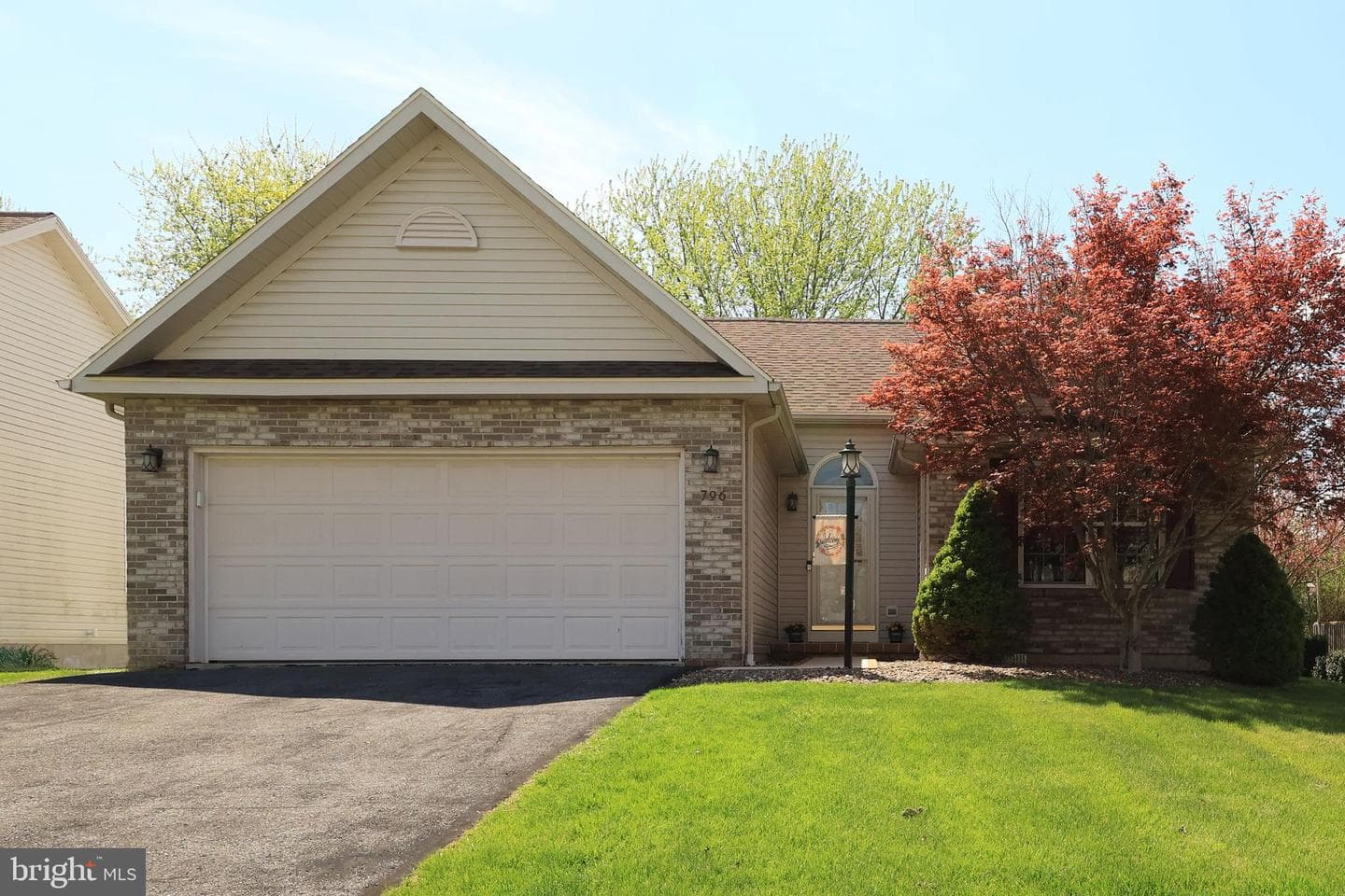796 Tanager Drive