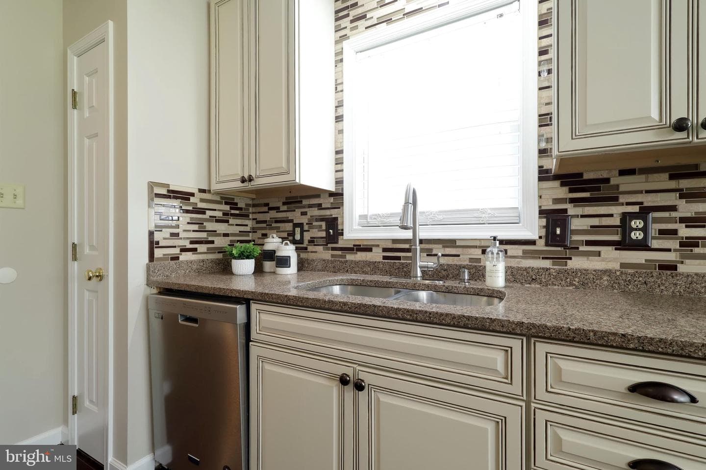 796 Tanager Drive photo 15