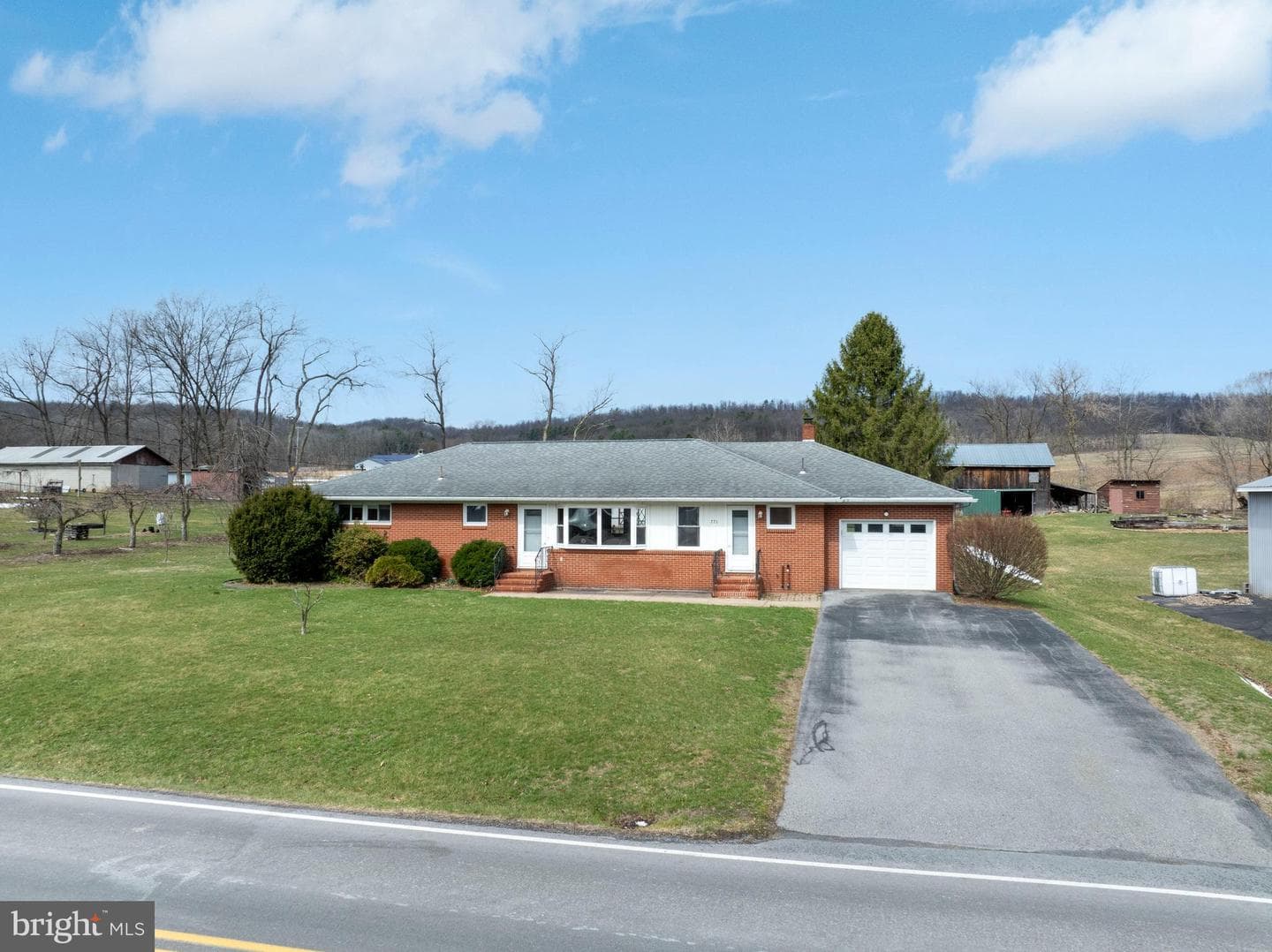 773 Snydertown Road photo 4