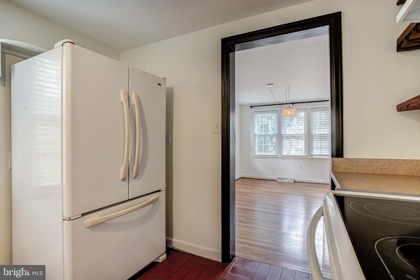 151 W Prospect Avenue photo 10