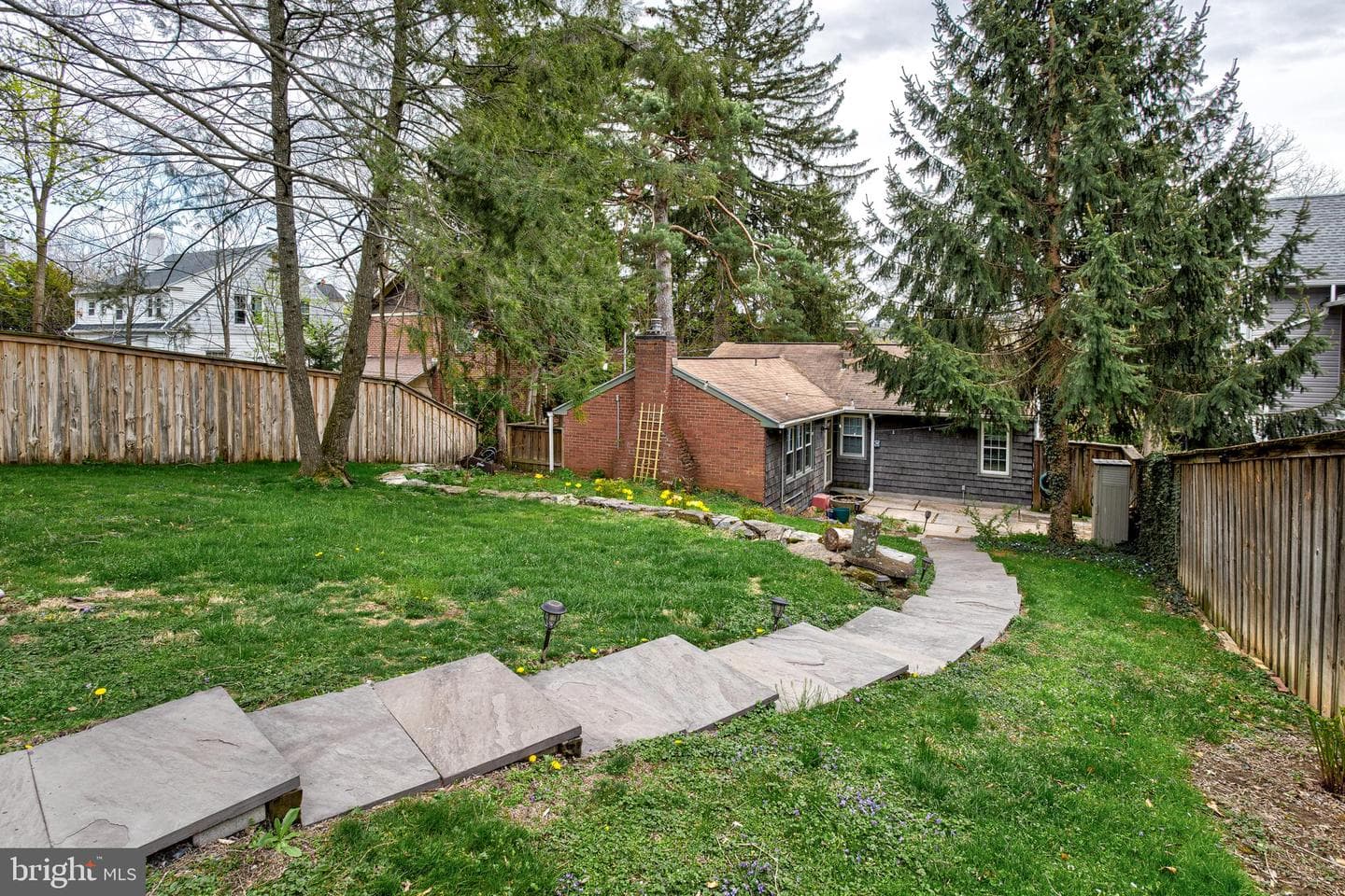 151 W Prospect Avenue photo 22