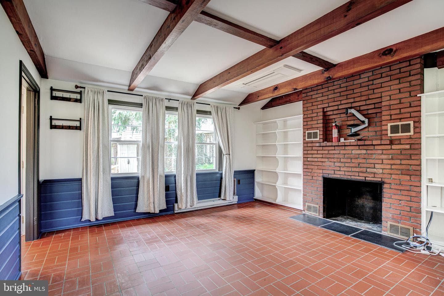 151 W Prospect Avenue photo 4