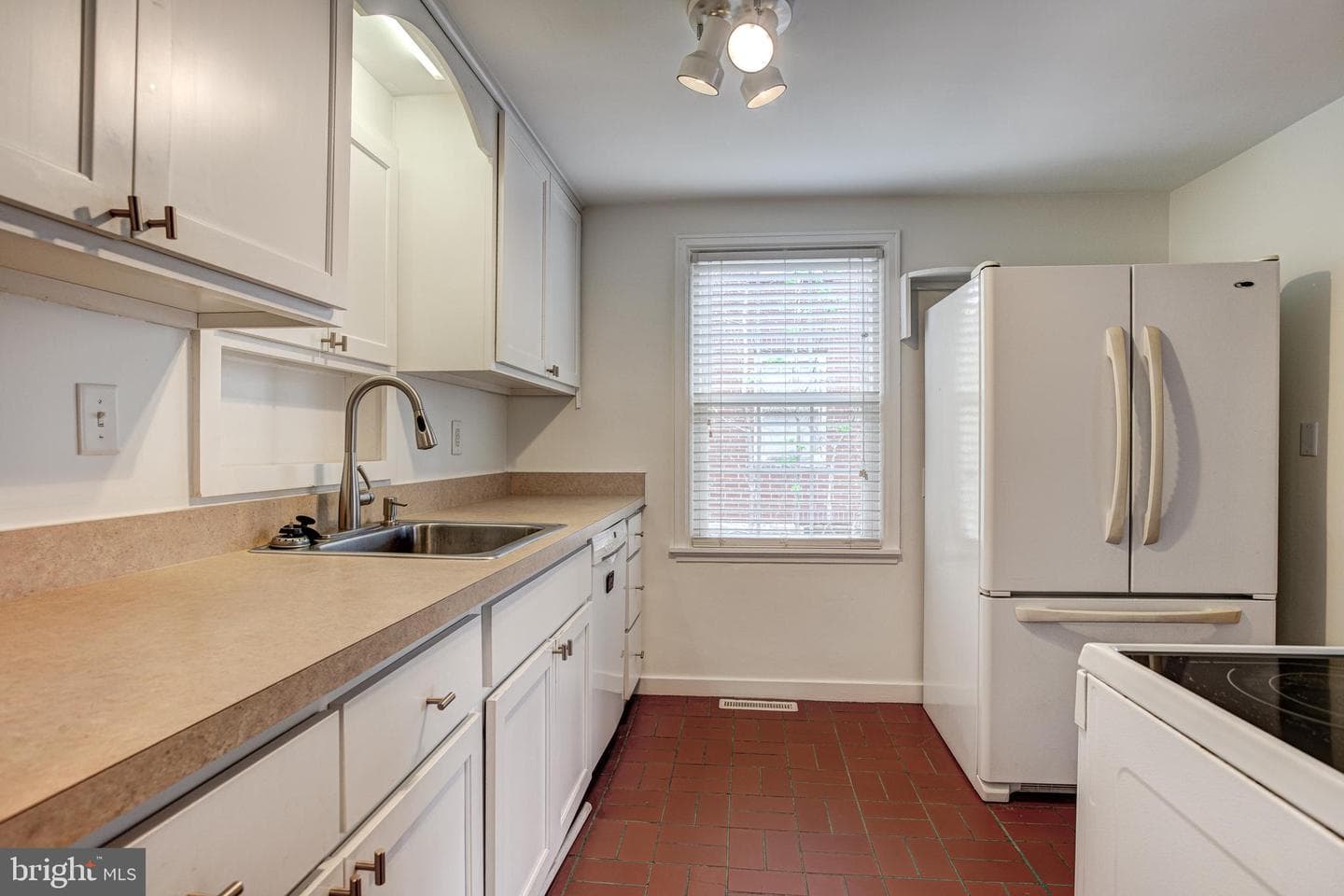 151 W Prospect Avenue photo 7