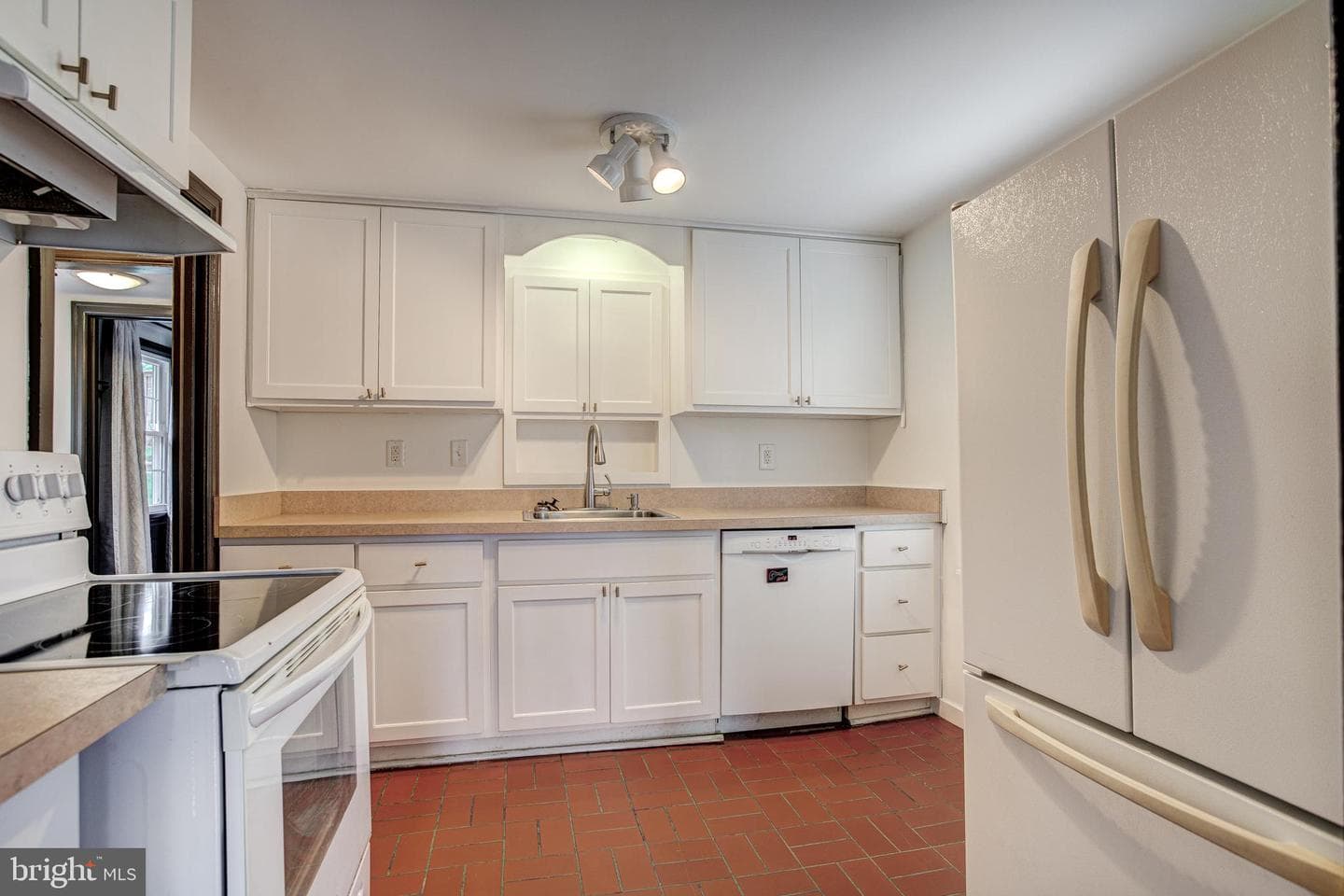 151 W Prospect Avenue photo 9