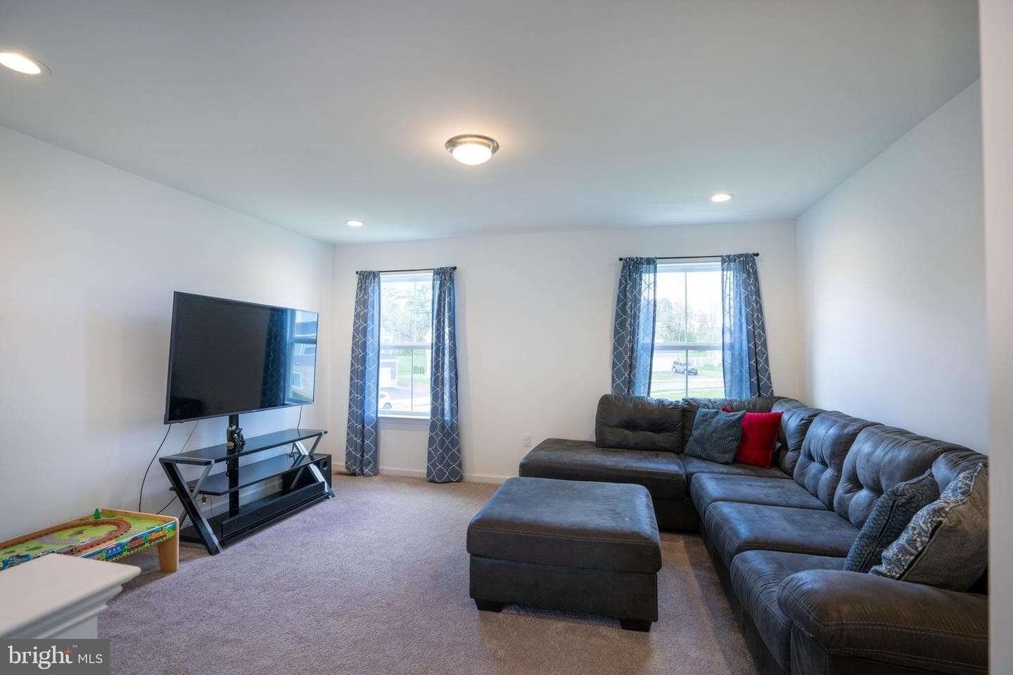 148 Thornwood Lane photo 28