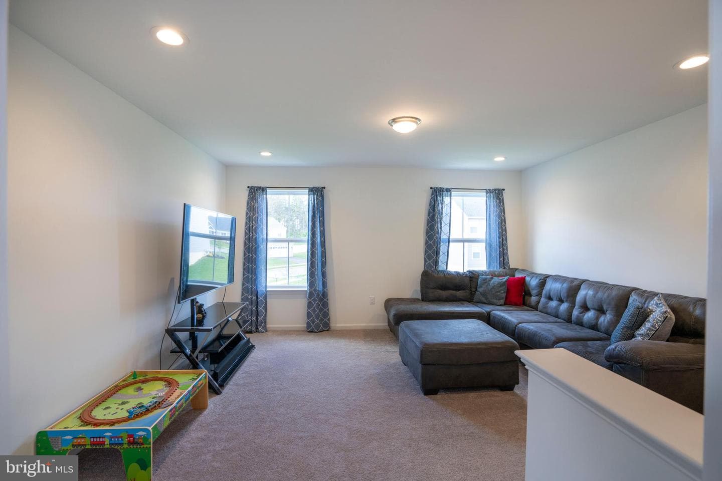 148 Thornwood Lane photo 29