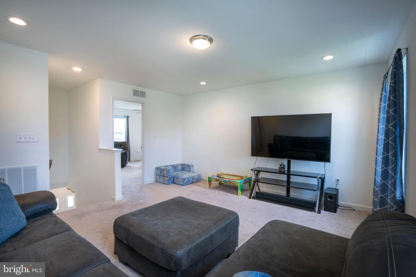 148 Thornwood Lane photo 30