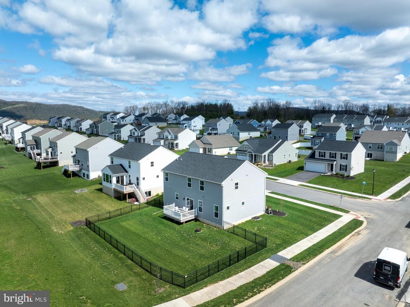 148 Thornwood Lane photo 4
