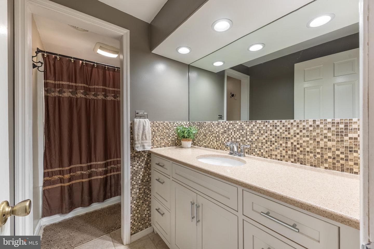 679 Devonshire Drive photo 29