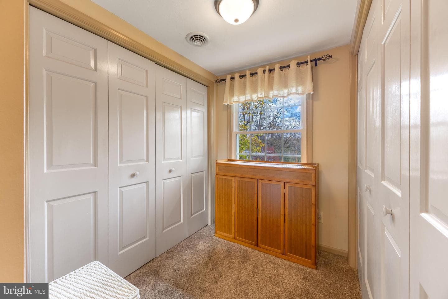 679 Devonshire Drive photo 37