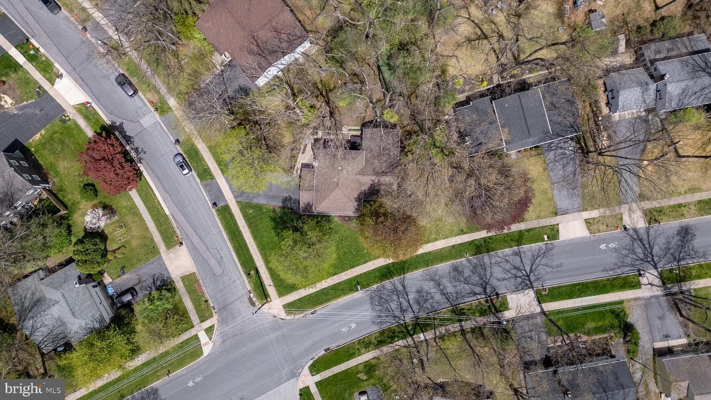 679 Devonshire Drive photo 49