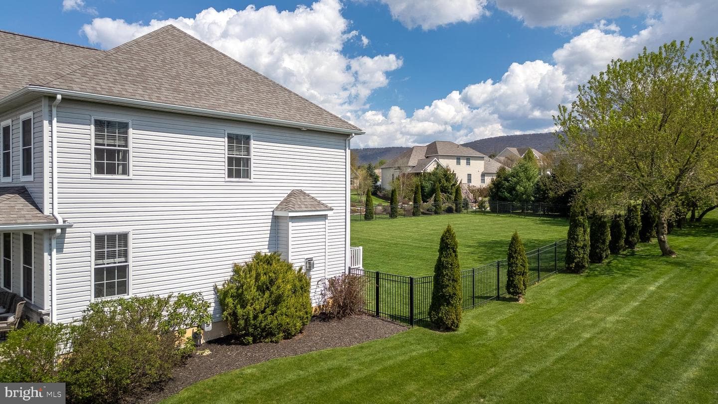 120 Meadowsweet Drive photo 47