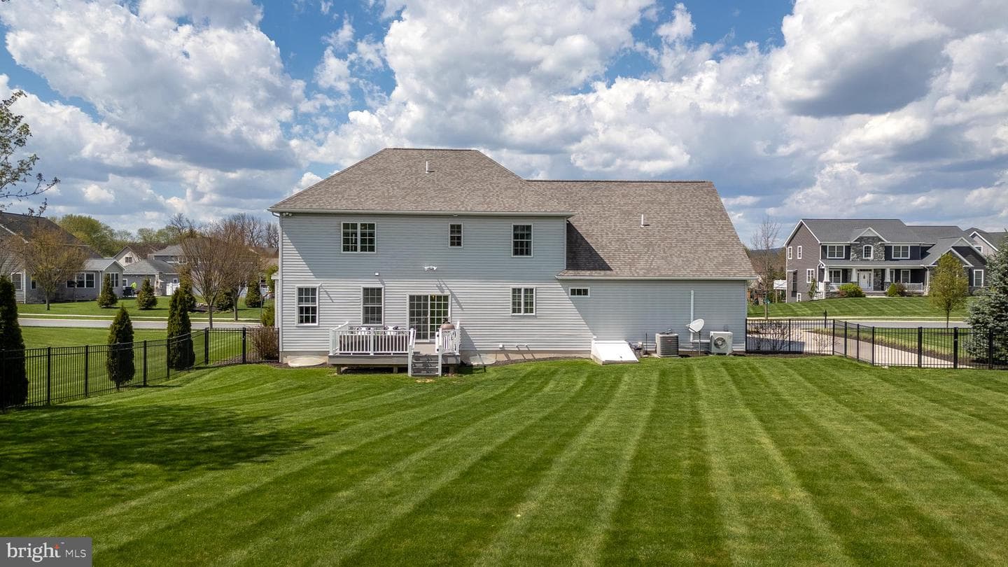 120 Meadowsweet Drive photo 48