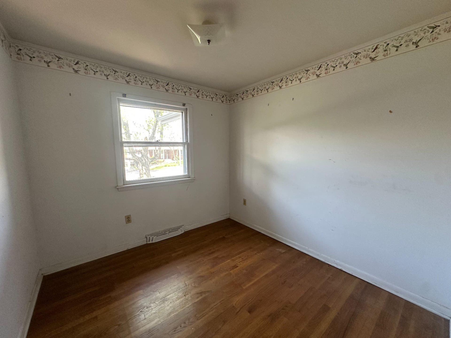 363 Matilda Avenue photo 8
