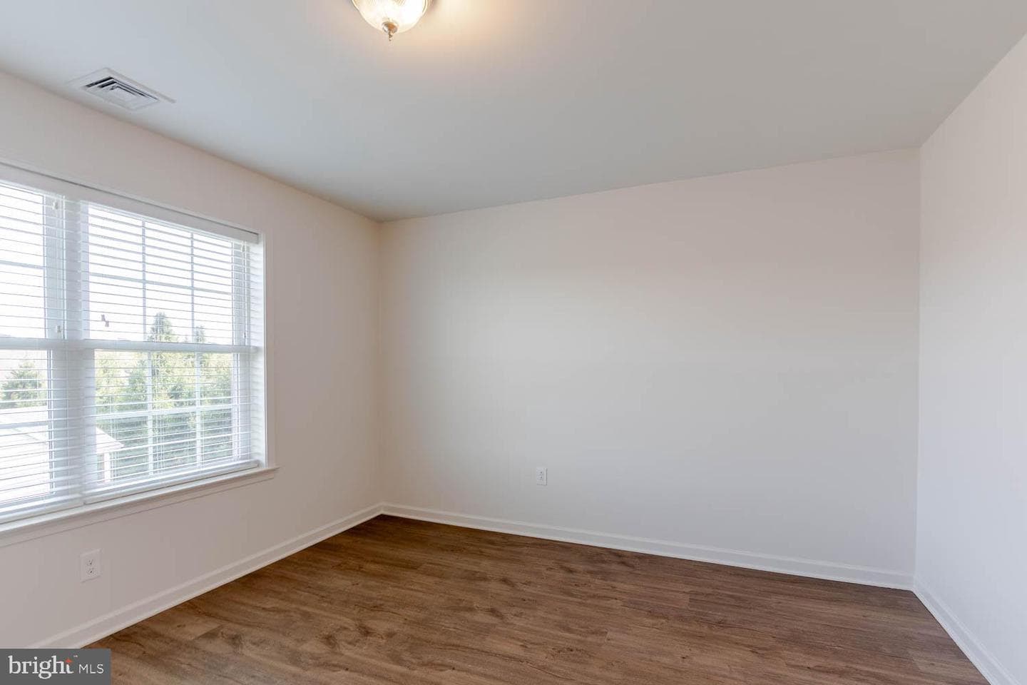151 Rushcliffe Street photo 29