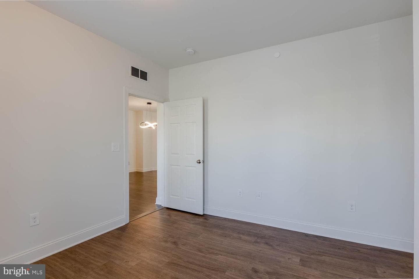 151 Rushcliffe Street photo 35