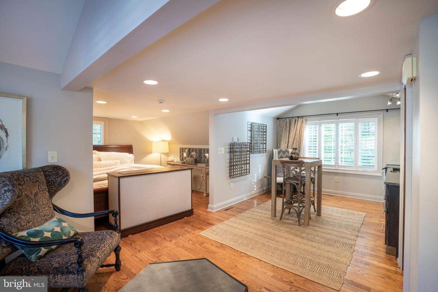 157 Manhasset Court photo 22