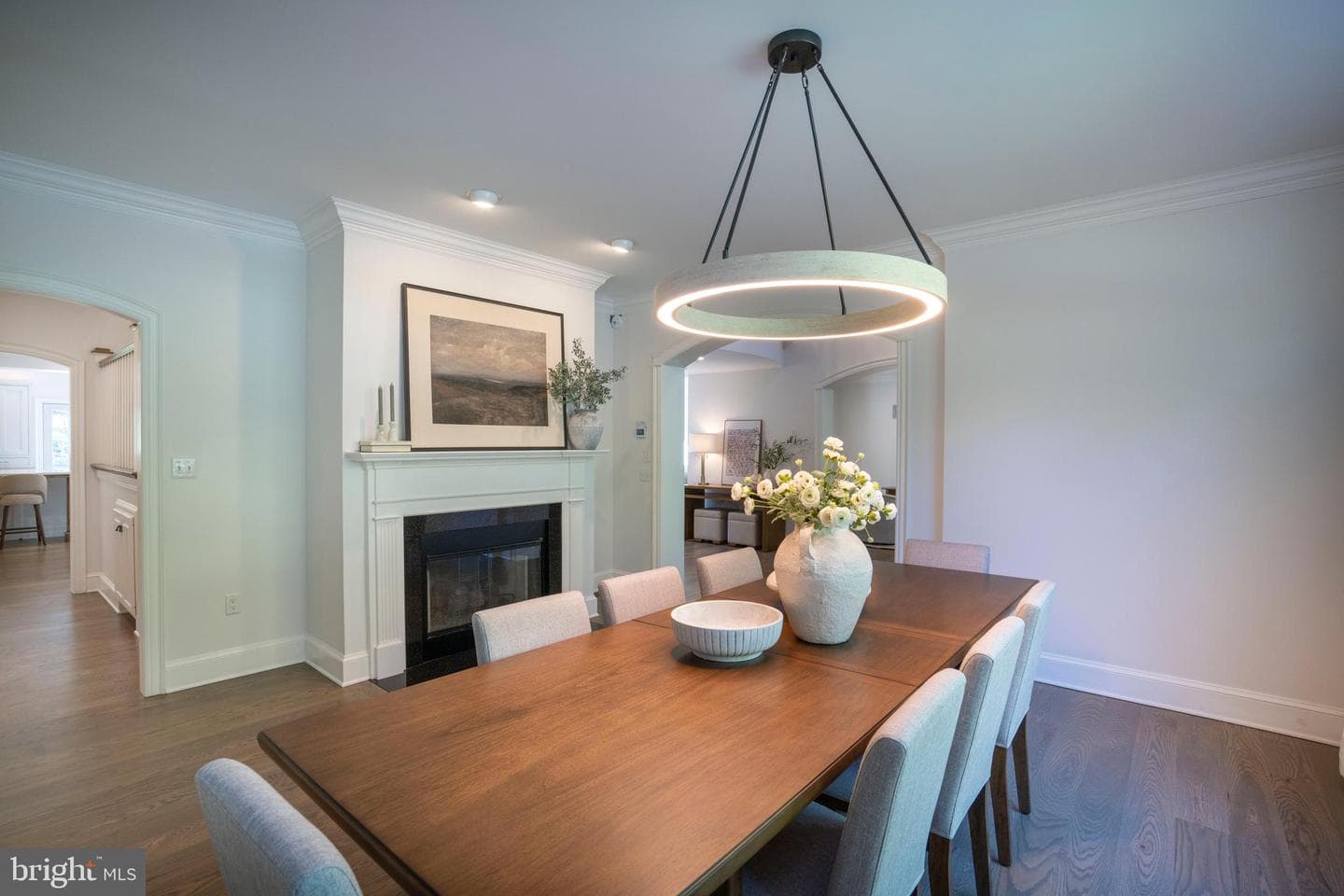 157 Manhasset Court photo 5