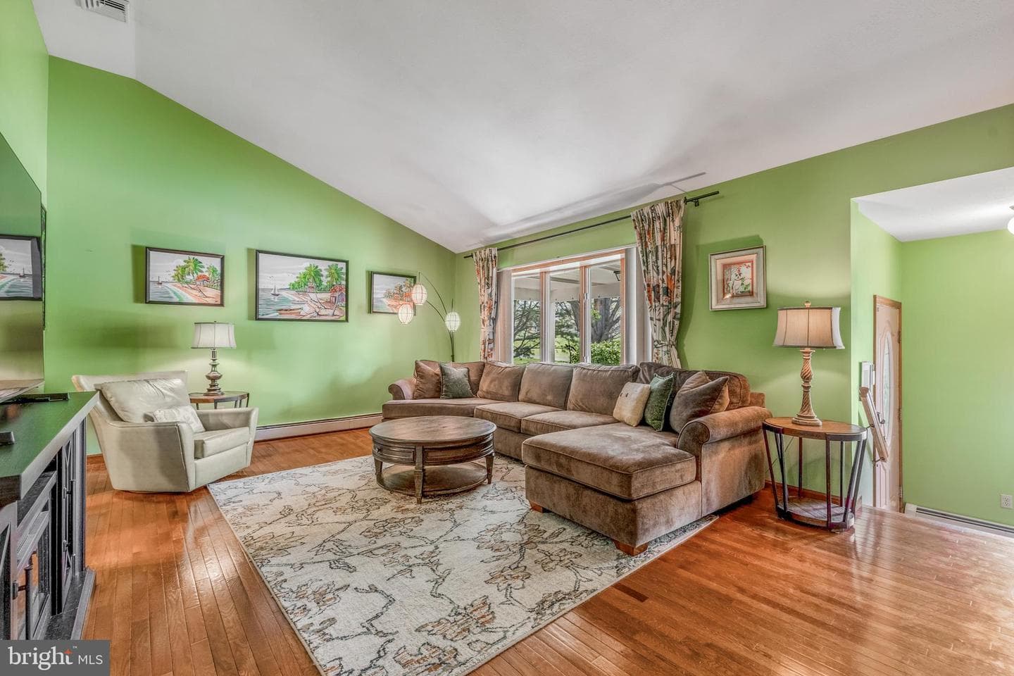 409 Goldfinch Drive photo 12