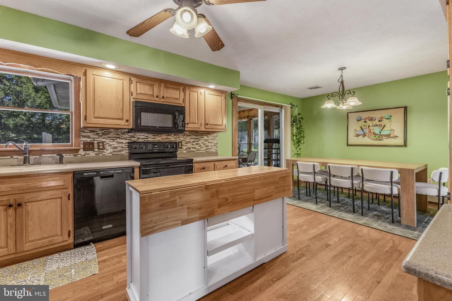 409 Goldfinch Drive photo 15