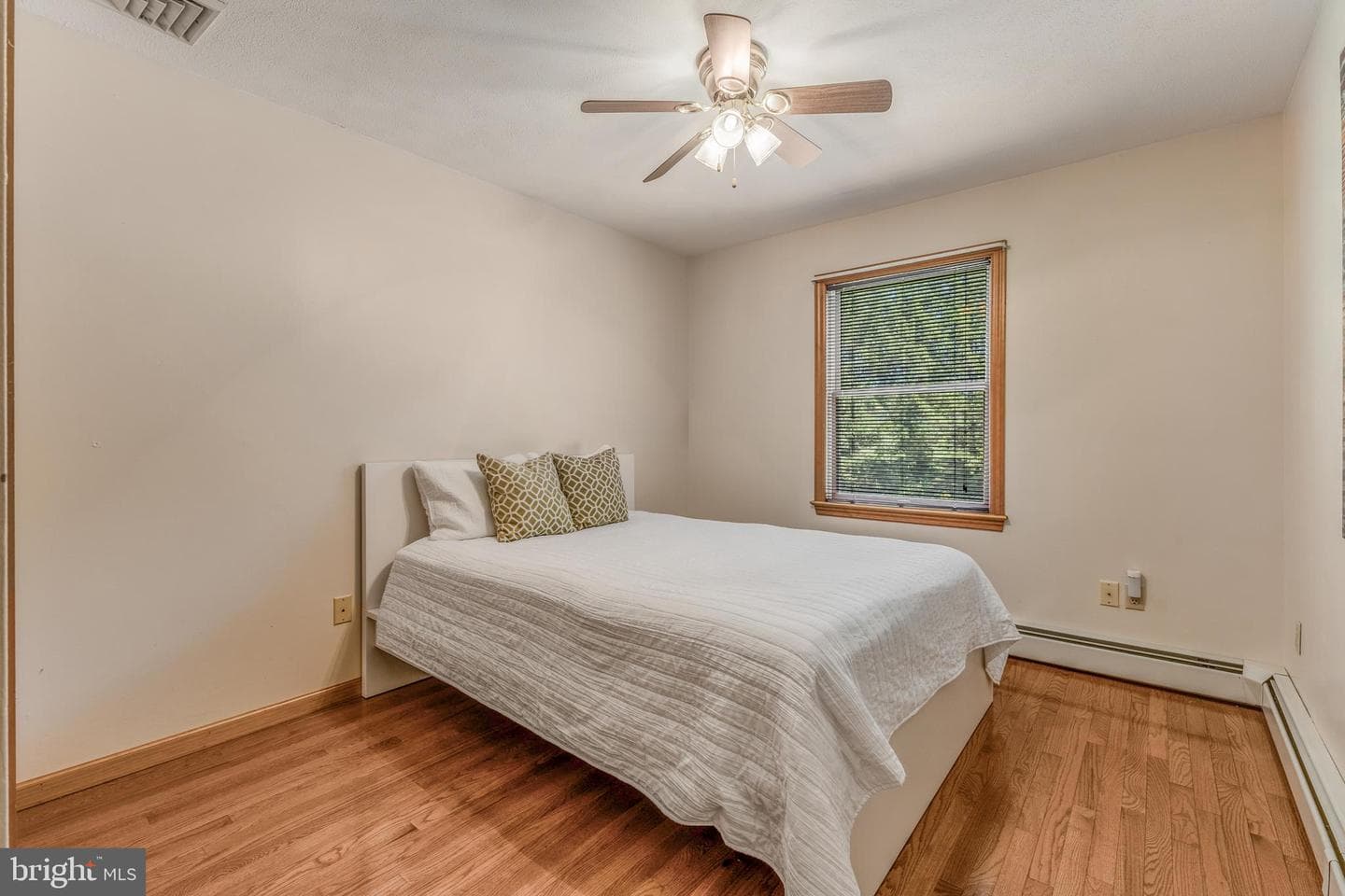 409 Goldfinch Drive photo 31