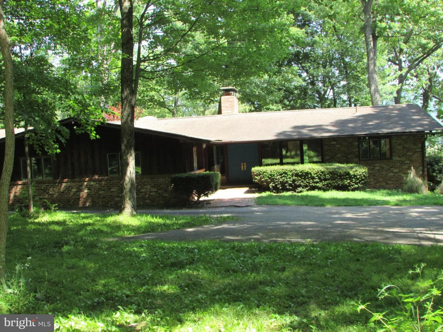 200 Tall Oaks Drive photo 3