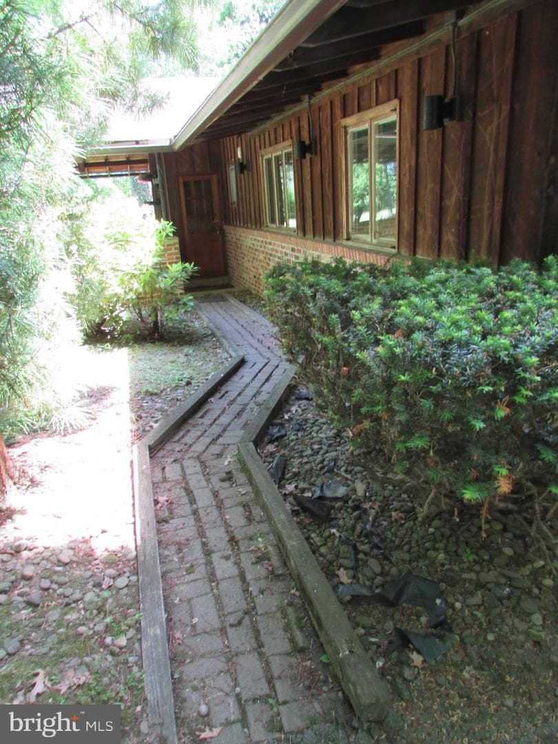 200 Tall Oaks Drive photo 4