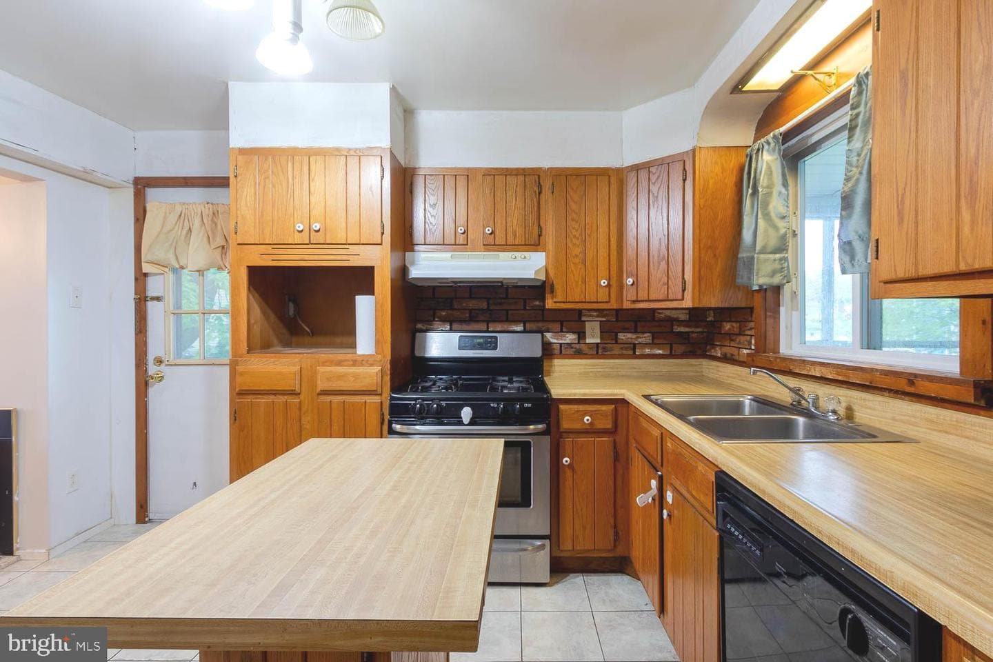 1307 E Pine Street photo 11