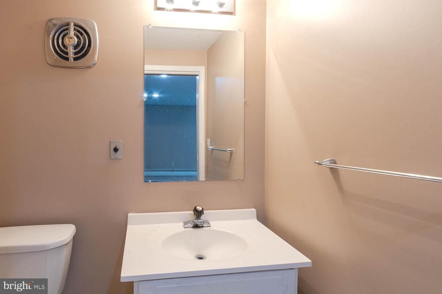1307 E Pine Street photo 9