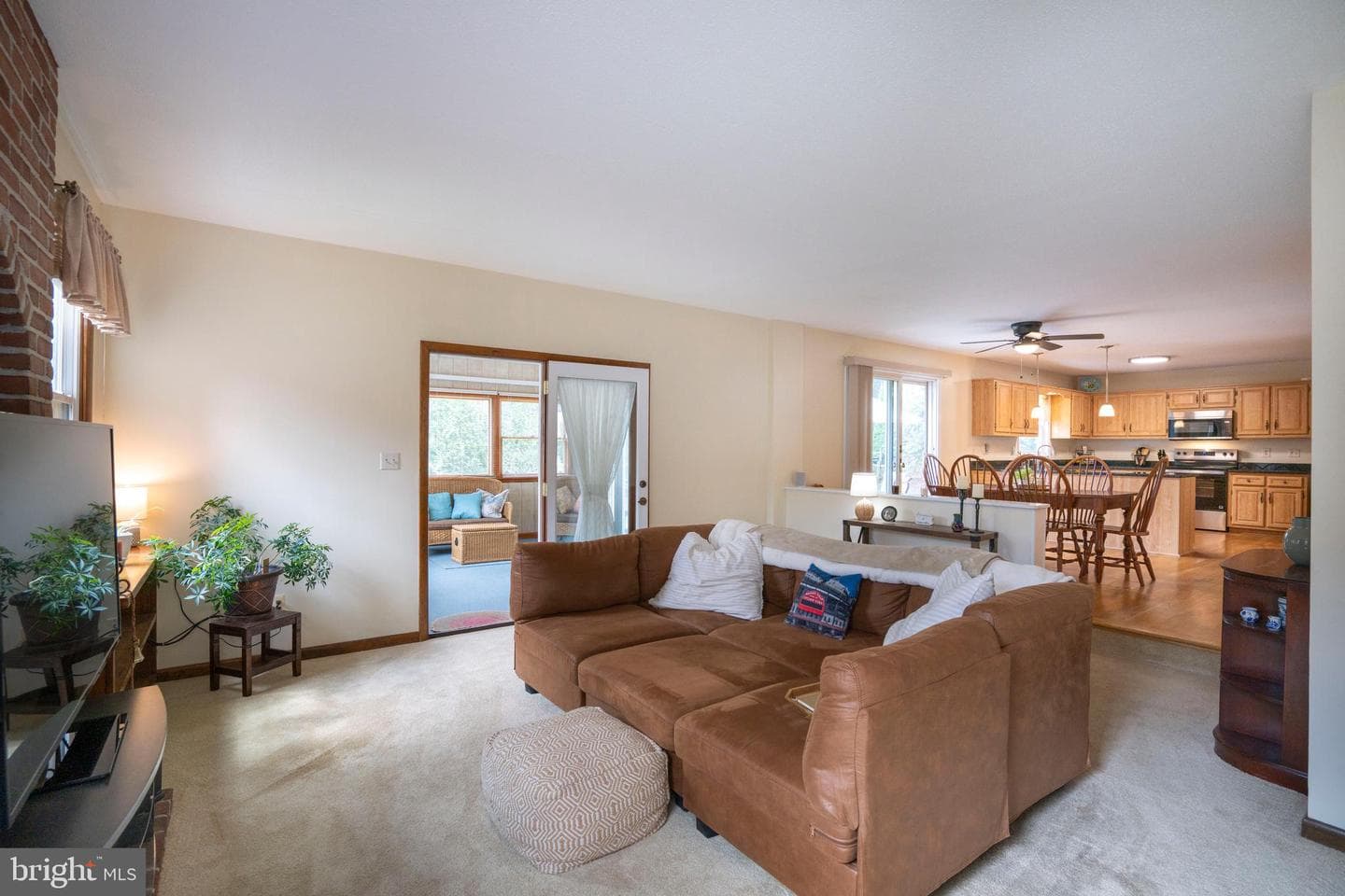 424 Canterbury Drive photo 22
