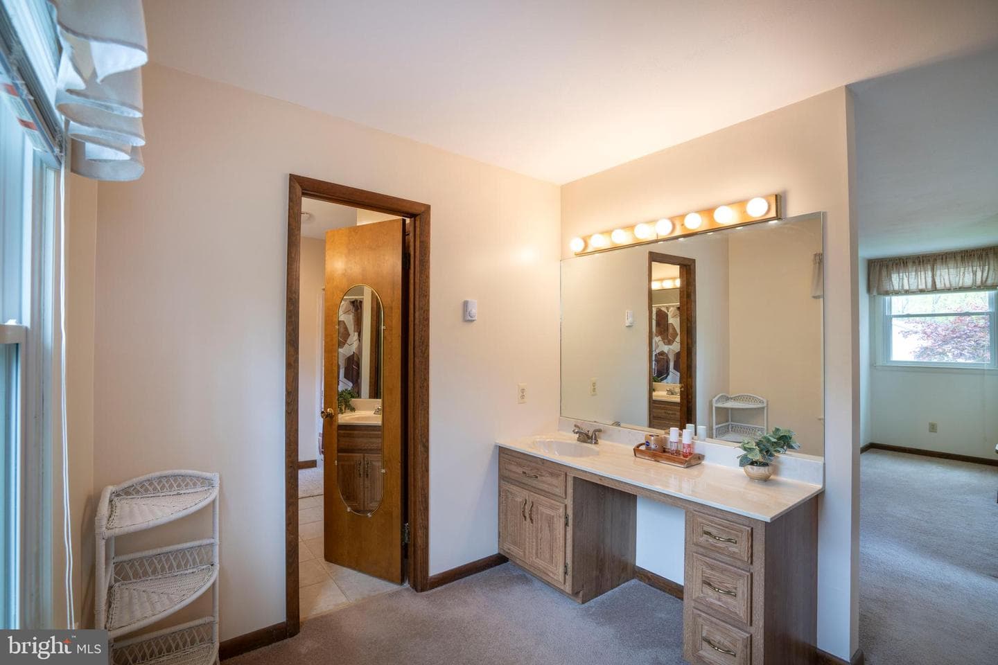 424 Canterbury Drive photo 36