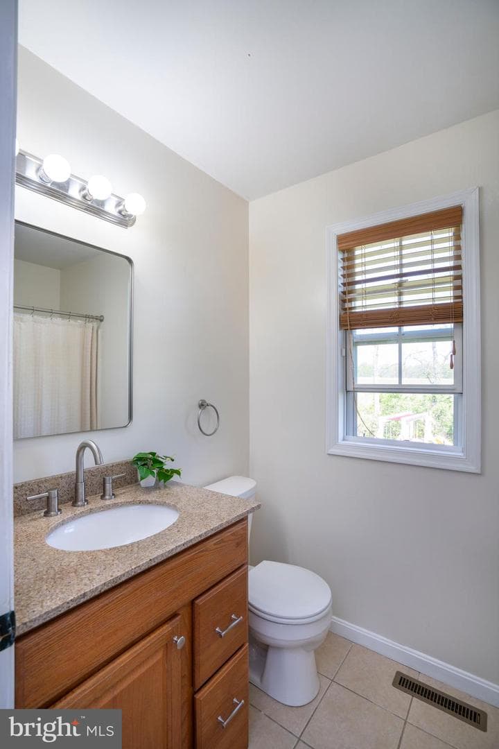 144 Steeplechase Drive photo 23