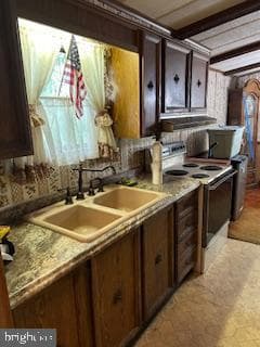 205 Adams Street photo 8