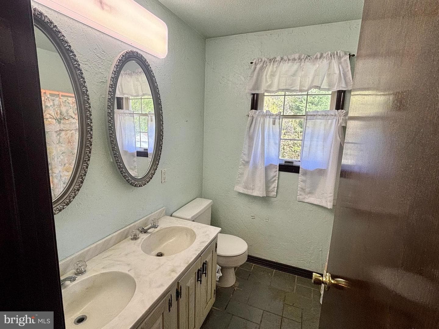 675 Elm Road photo 23