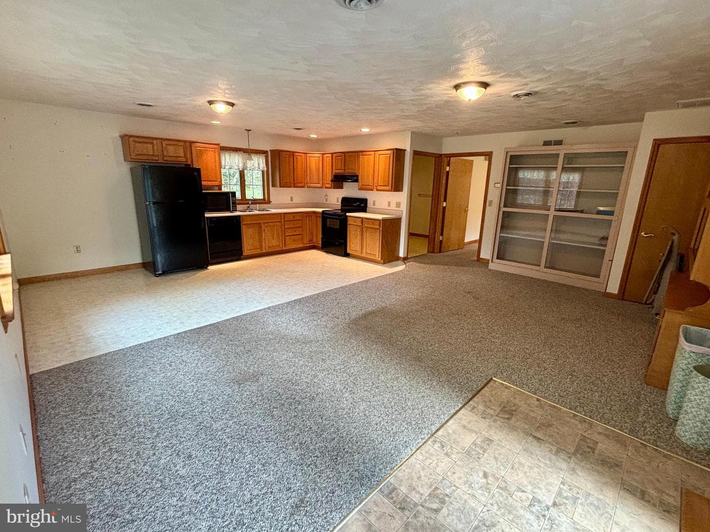 675 Elm Road photo 28